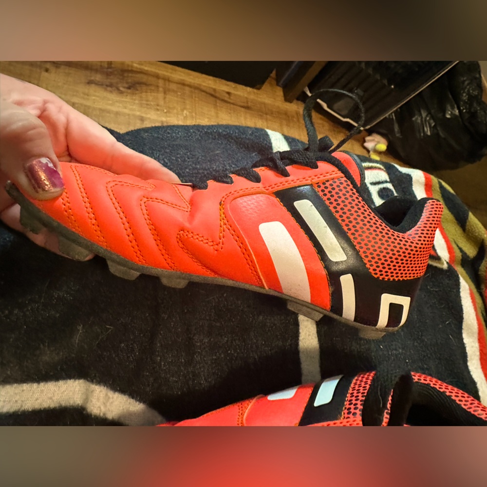 Youth size 5 Soccer cleats